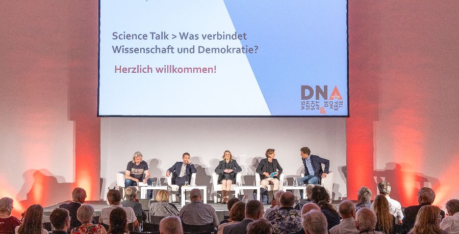 Science Talk > Was verbindet Wissenschaft und Demokratie?